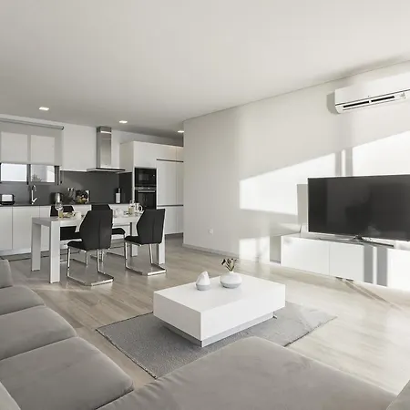 Searenity Vacation Ii By An Island Vakantiehuis Arco da Calheta (Madeira)